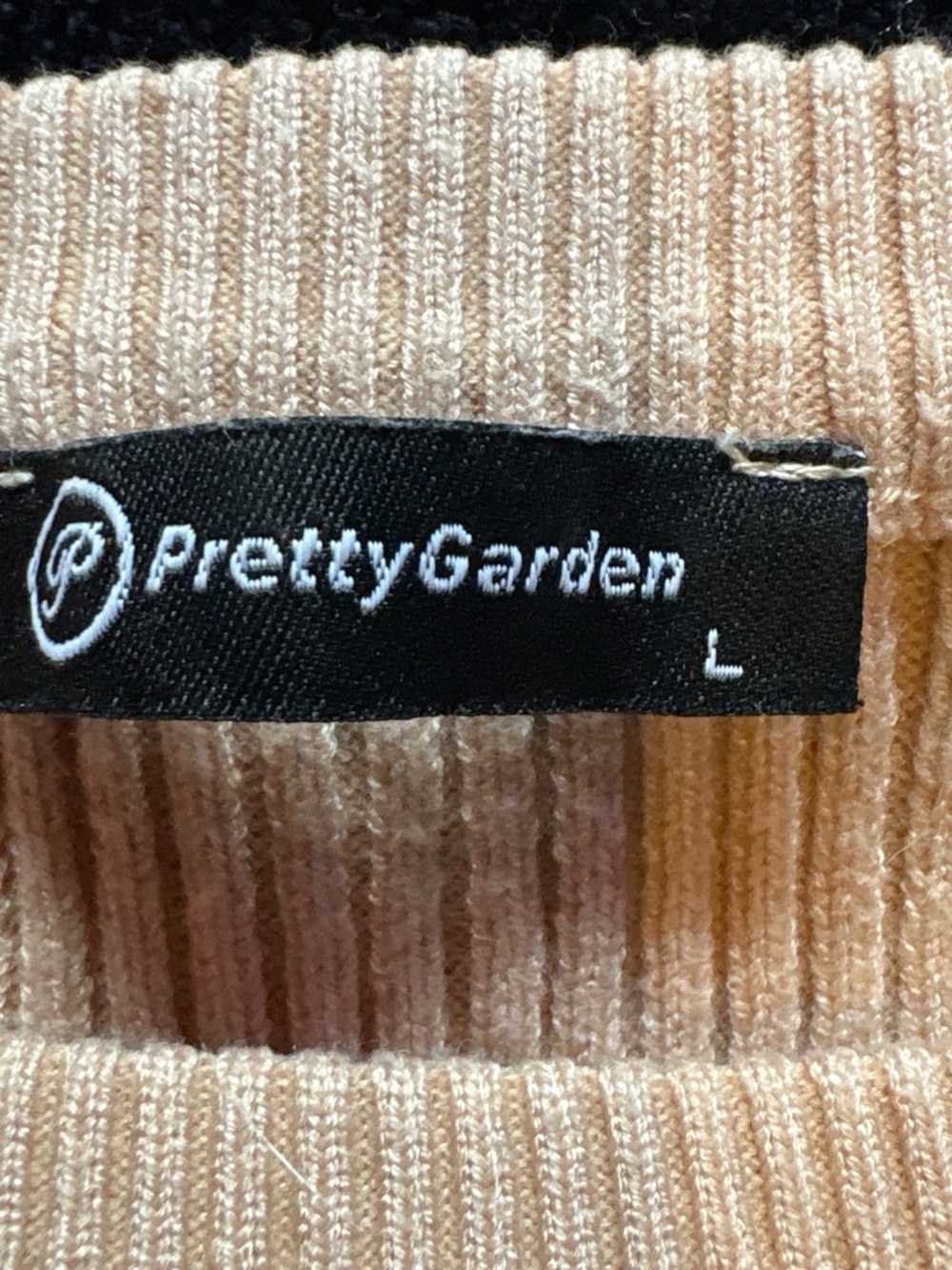 PrettyGarden Ribbed Rose Crop Top - Picture 2 of 3